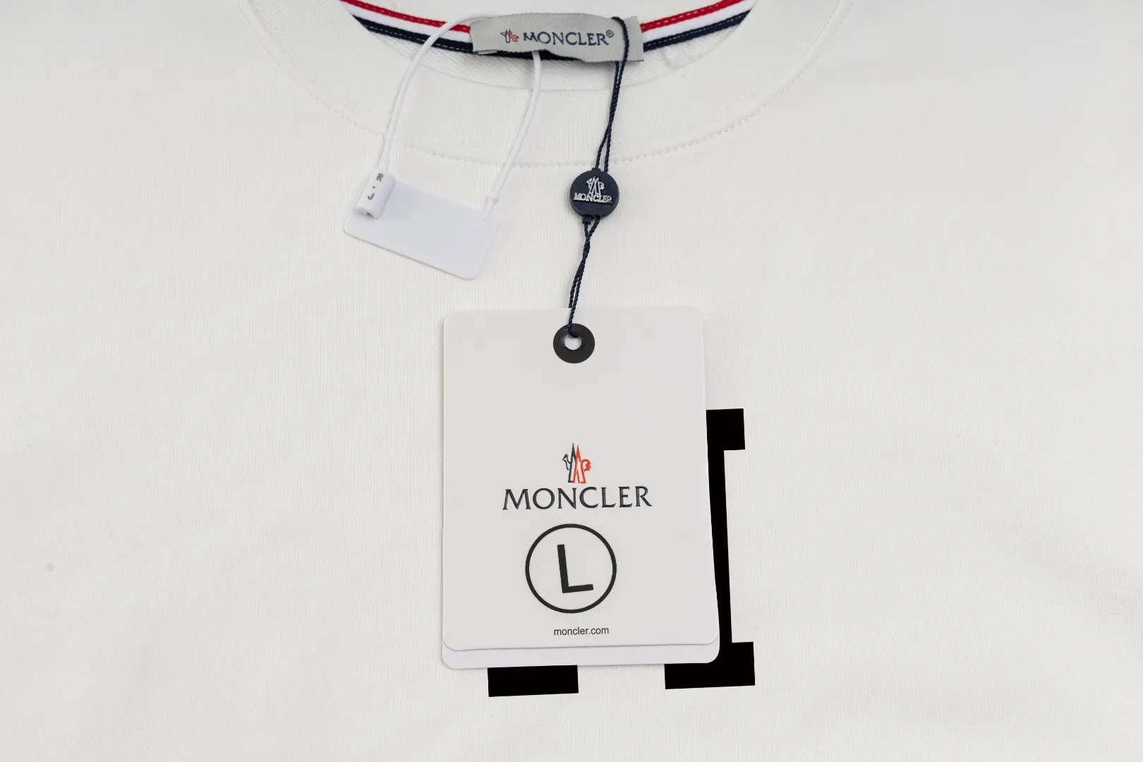 【 Quality】 【🎉 🎊】 【 MONCLER】【In Stock 】 🏅2024 New Arrival Premium 3D LOGO ， ， Premium ⚠️ ： 460 ， 21S 10S 26/2 1*1 ！ ， ， ， ， ， ！ Same Style ✔ Same Style： ❗ ✔【 Same Style， In Stock！】 ➡Size：S M L XL XXL ➡ ：Black White ⚠️Size Size